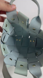 Load and play video in Gallery viewer, La petite tresse / en stock