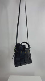 Load and play video in Gallery viewer, La petite tresse / en stock