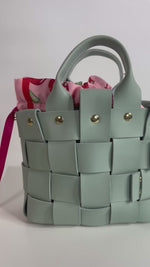 Load and play video in Gallery viewer, La petite tresse / en stock