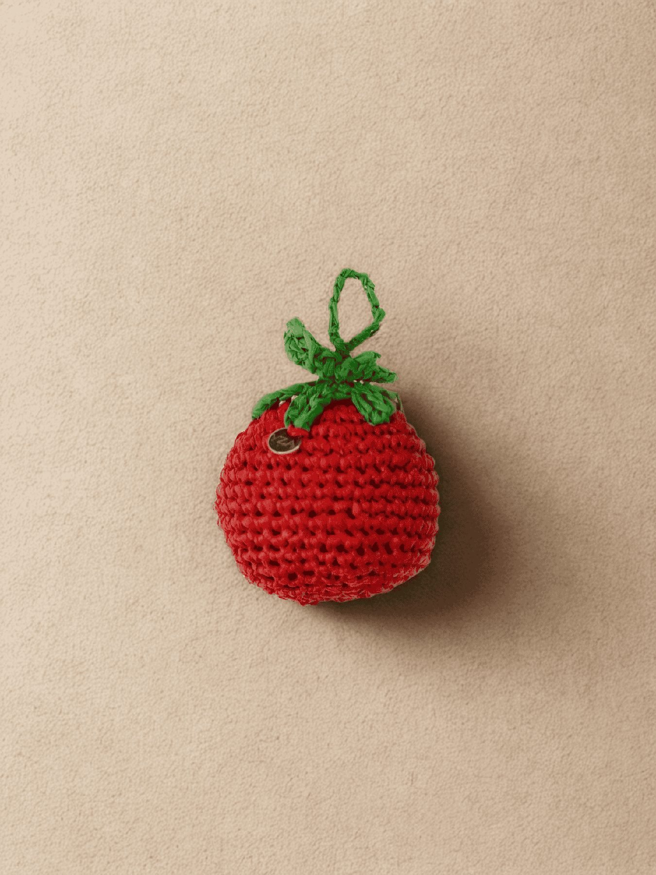 Charm tomate en raphia