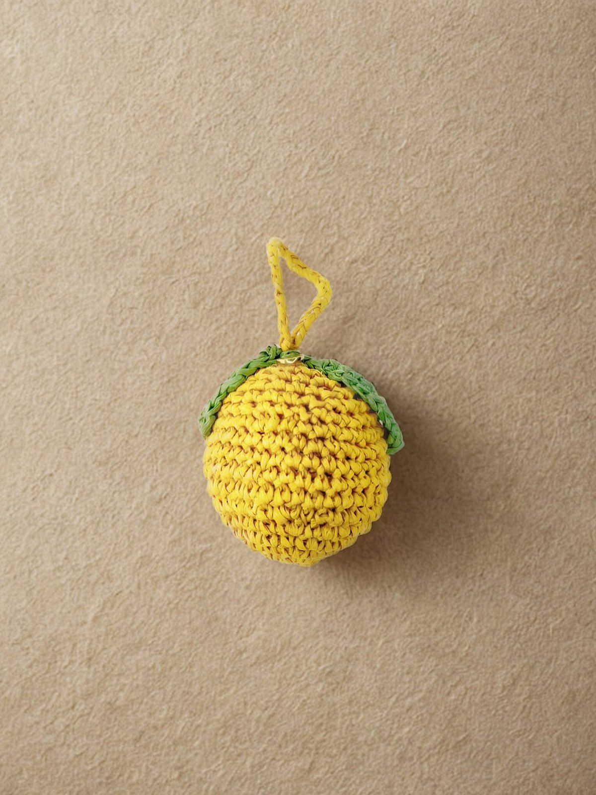 Citron en raffia crocheté à la main