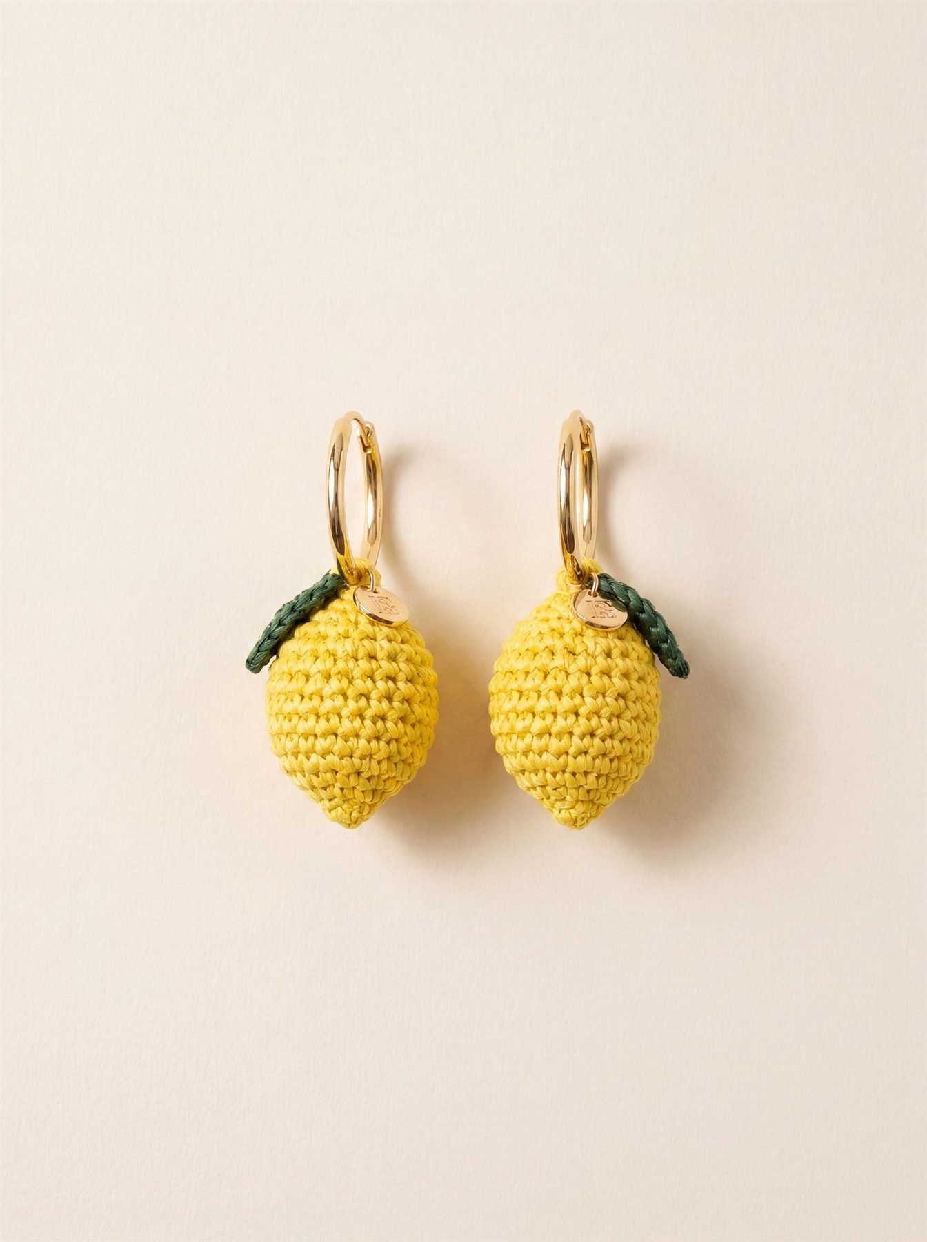 Boucles citron en raphia