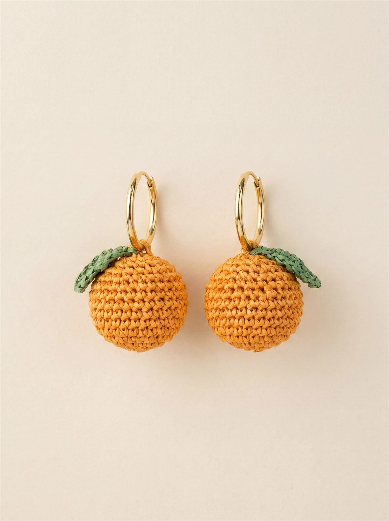 Boucles orange en raphia