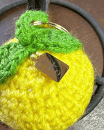 تحميل الصورة في المعرض، Porte clés Citron en crochet – Bag Charm hand made in Marrakesh
