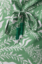 Charger l&#39;image dans la galerie, Robe Courte en Lin ajustable LEÏLALETTE-FLEURS DE PISTACHE
